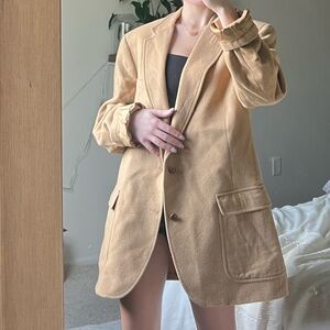 Vintage Camel Hair Blazer

Size as shown-> not listed
Model is 5’7, 130lbs